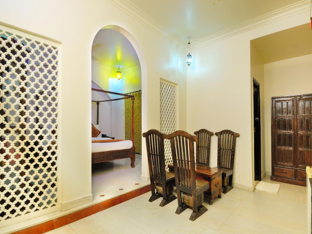 Staybook-Jyoti Mahal A Heritage Hotel New Delhi Buitenkant foto